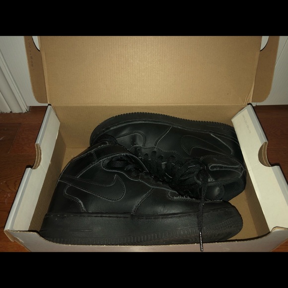 Air Force 1 Mid (GS) - Picture 4 of 4